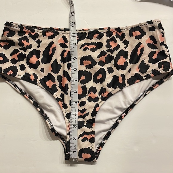NEW beachsissi Mid / high rise bikini swim bottom leopard pattern size Large - Picture 8 of 8